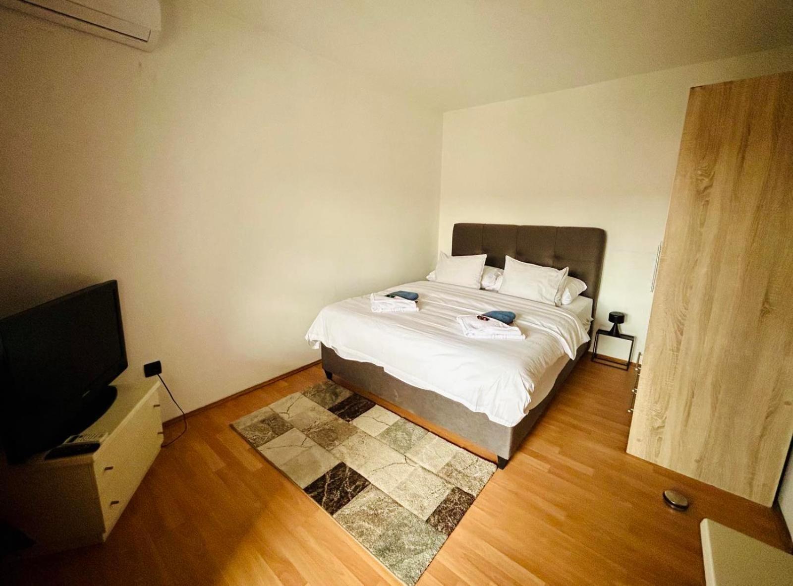 Fly By Suite - Zagreb Airport - 0-24H Self Check In&Out - Parking On Site Velika Gorica Exterior foto